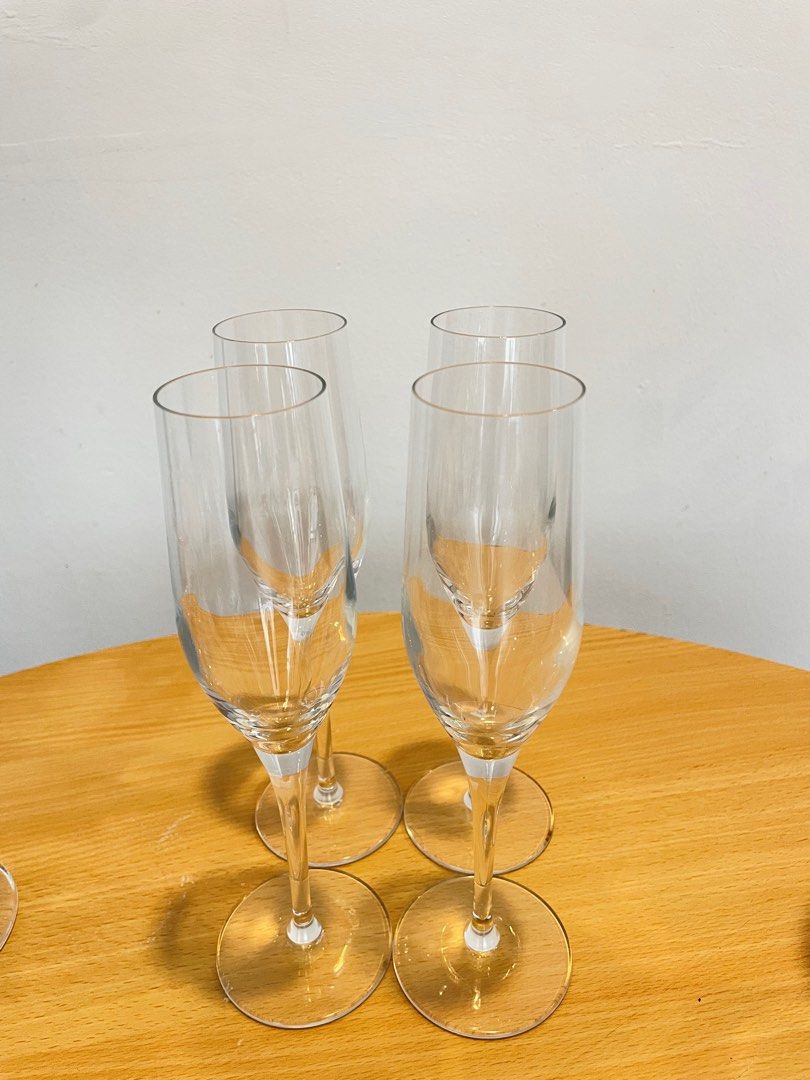 Wine  and champagne Glasses457452690385162244