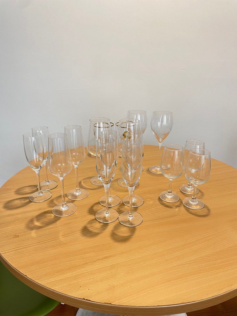 Wine  and champagne Glasses457452690385162240