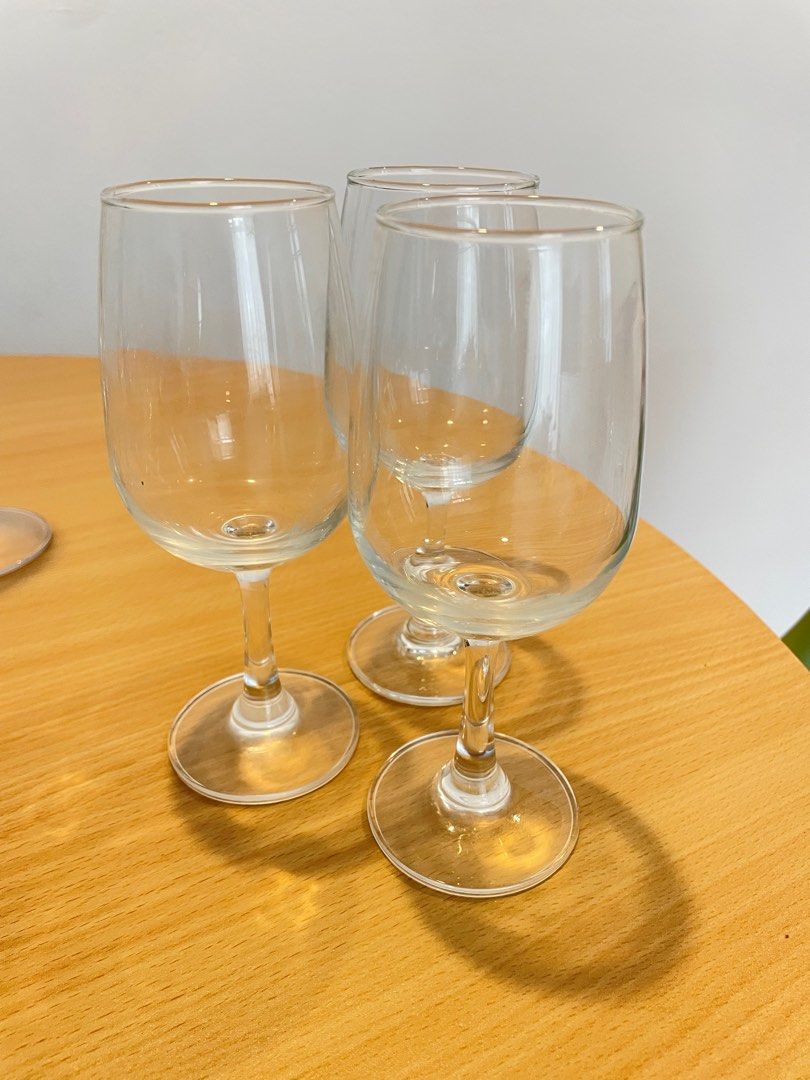 Wine  and champagne Glasses457452690385162243