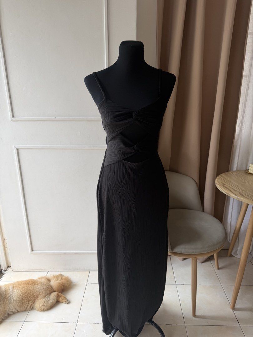 Assorted dresses (Category: Dresses) located in Imus. Submitted by declutterria (Listing ID 1438551822, Image 3). Description: Used once dresses for Php 195 each only!!! Freesize - can fit S to M sizes Take all for Php 1000.