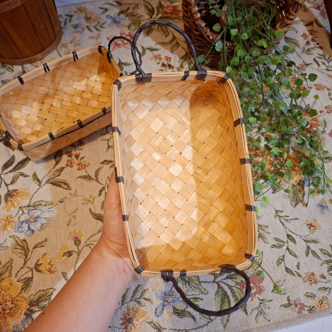 2pcs small woven basket organizer (Category: Storage Boxes & Baskets) located in Dasmarinas. Submitted by millennialmeetsvintage (Listing ID 1438819773, Image 3). Description: 2pcs for 180 2sets available last price posted, no haggling 🙅🏻‍♀️ 🌍ships from DASMA, CAVITE 🚚 shipping via Lalamove only ❌no reservations, first-to-pay basis ❌no physical store, no walk-ins ❌no COD transactions.