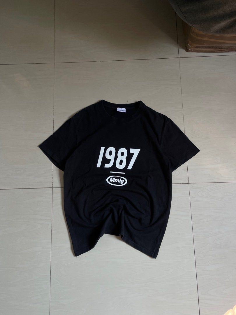 87mm Seoul 1987 Graphic Tee (Category: Tshirts & Polo Shirts ) located in Dagupan City. Submitted by thriftykiddo.ph (Listing ID 1438781057, Image 1). Description: Width: 19 Length: 27 Ganda neto pang porma Super Black 🖤 Issue: None Color Rate: 10/10 Gcash/jnt FREE SHIPPING.