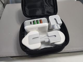 Travel Adapter463391427794708480