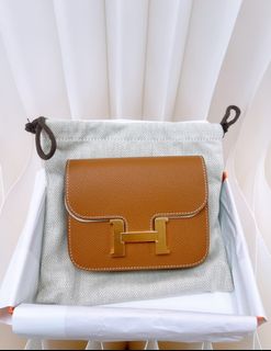 （分類：）位於 。 由 heras.luxury 提交（商品編號 1438853912，圖片 1）。簡介： 。