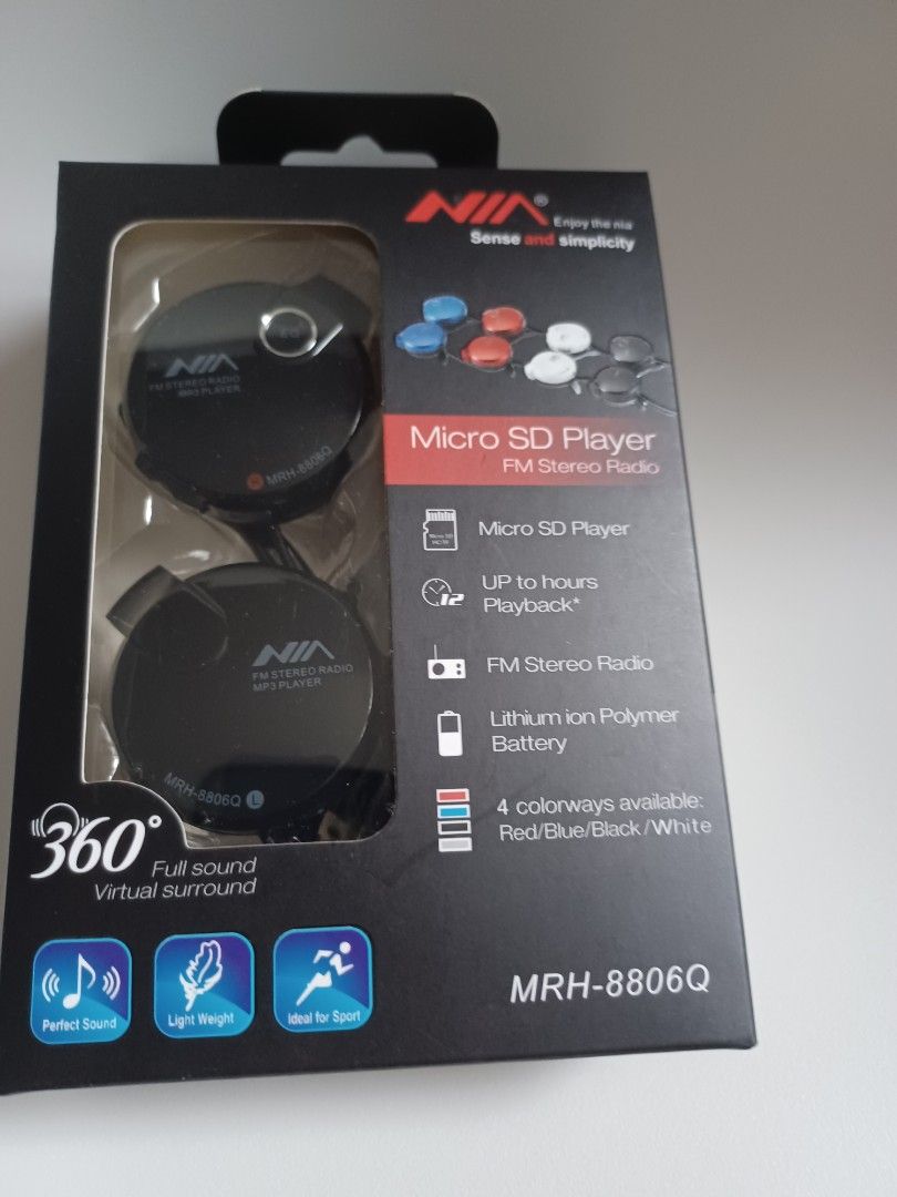 (全新) NIA 掛耳式 FM Stereo Radio Macro SD Player ( 執屋斷捨離 環保平售, 之前買咗一路放喺雜物櫃 未開未用過, 有白色x1和黑色x1供選擇 ) （分類：音樂播放裝置 MP3及CD Player）位於 Hong Kong。 由 jtwarehouse 提交（商品編號 1438720097，圖片 3）。簡介： (全新) NIA 掛耳式 FM Stereo Radio Macro SD Player ( 執屋斷捨離 環保平售, 之前買咗一路放喺雜物櫃 未開未用過, 有白色x1和黑色x1供選擇 )。