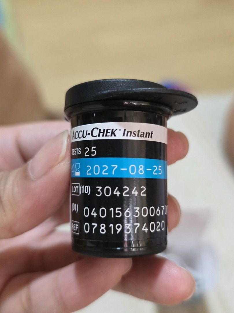Accu-Chek Instant Test Strips 25 (Category: Medical Supplies & Tools) located in Quezon City. Submitted by chaedeclutters (Listing ID 1438746293, Image 3). Description: - Accu-Chek Instant test strips - 25 test strips per box - Expiry date: 2027-08-25 - Brand new, Opened Box - Compatible with Accu-Chek Instant meter RFS: -Bought the wrong strips for our Accu-chek Active meter Payment First, Ship after Payment Method: -GCash -NO COD Shipping Metho