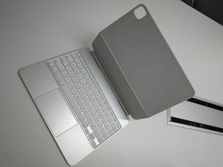 Apple iPad Pro Keyboard A2574463789487912407040