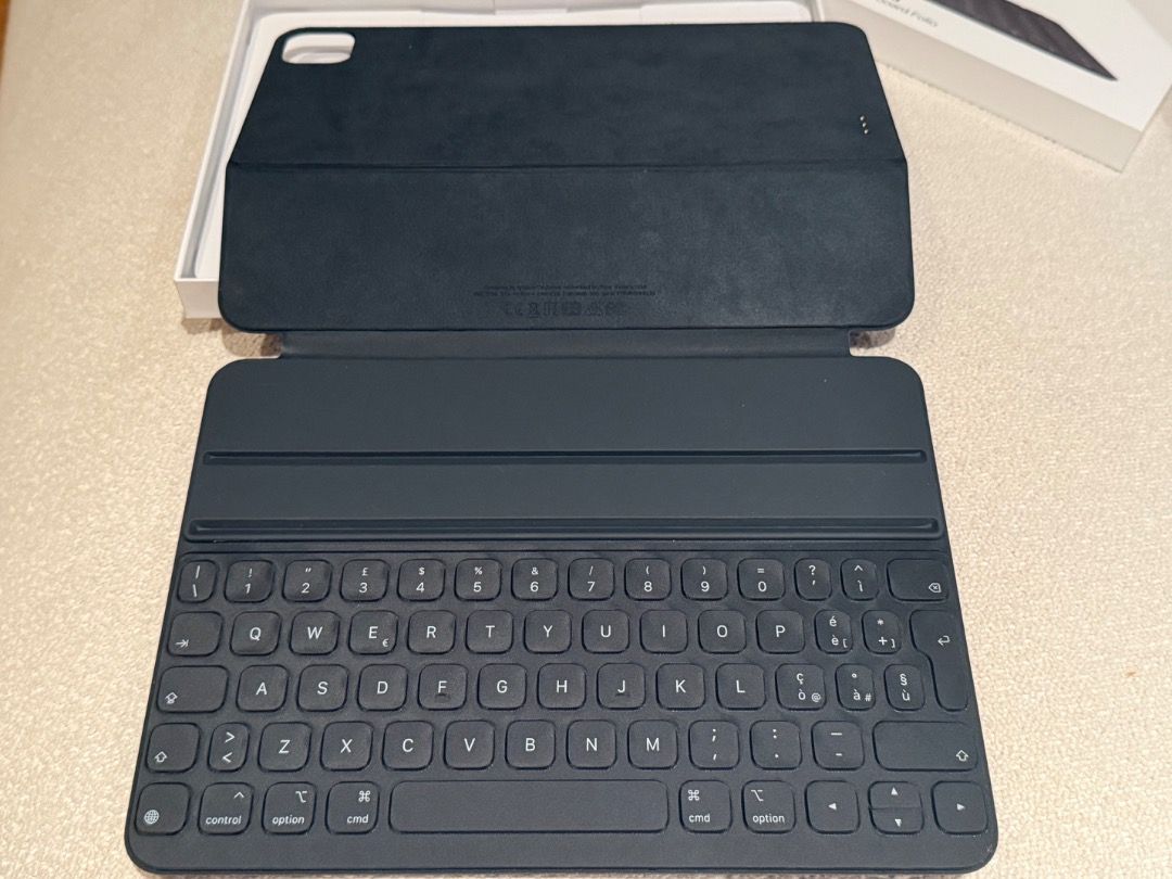 Apple iPad Smart Keyboard Folio458592952035594240
