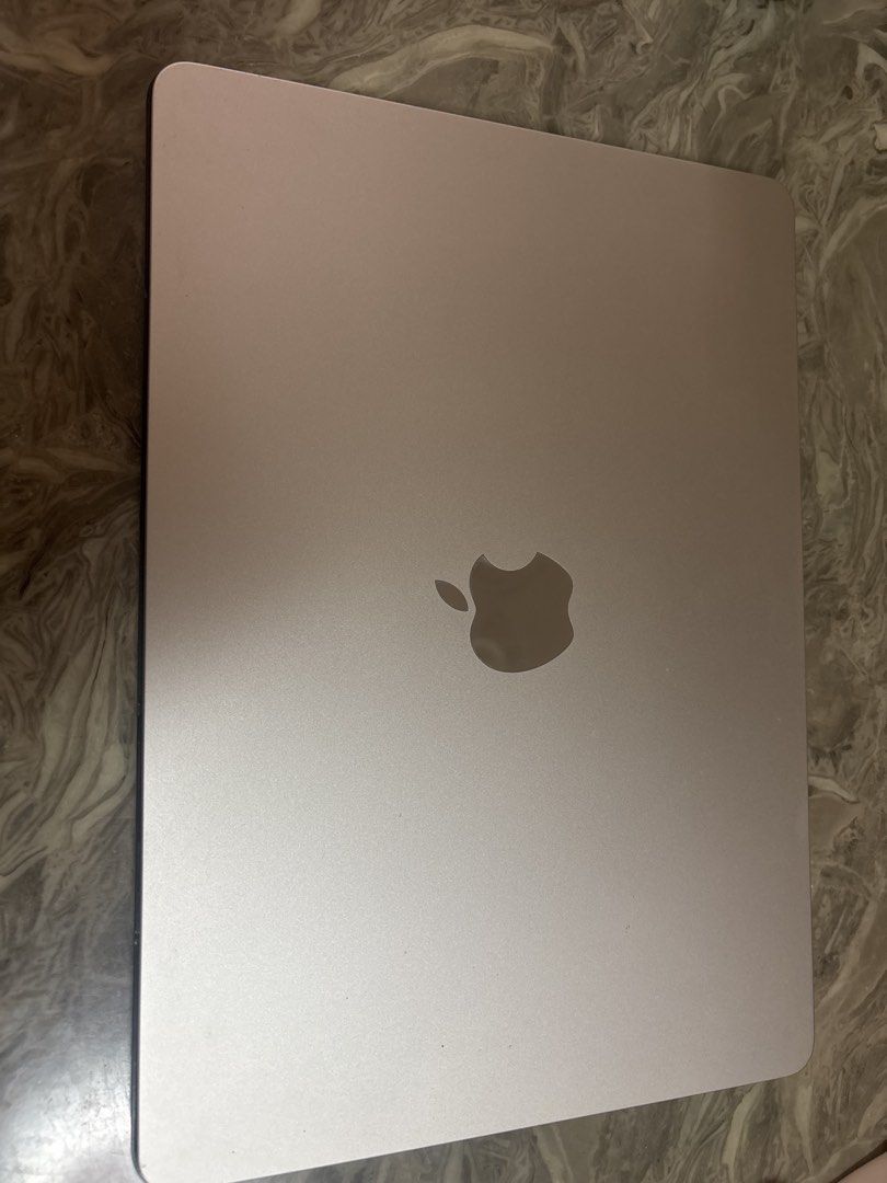 Apple MacBook Air (M2)