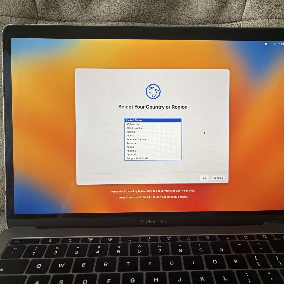 Apple MacBook Pro 13 inch (2017)458342165423728642