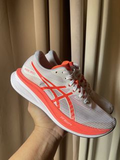 (Category: ) located in . Submitted by gfinds_shoes (Listing ID 1438765640, Image 1). Description: .