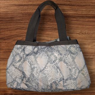 (Category: ) located in . Submitted by jc_online_shop (Listing ID 1438695659, Image 1). Description: .