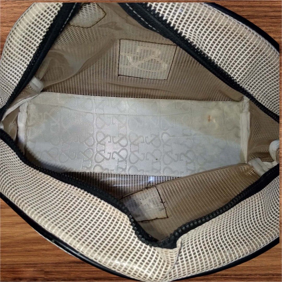 Auth Pink & Diane Dome Jelly Transparent Bag (Category: Beach Bags) located in Cebu City. Submitted by jc_online_shop (Listing ID 1438820320, Image 3). Description: 10" x 8" x 4" pvc material zipper.closure..