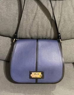 (Category: ) located in . Submitted by luxxechic (Listing ID 1438815560, Image 1). Description: .