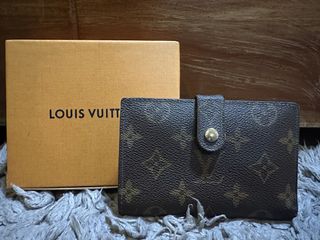 (Category: ) located in . Submitted by donaya_luxe (Listing ID 1438709314, Image 1). Description: .