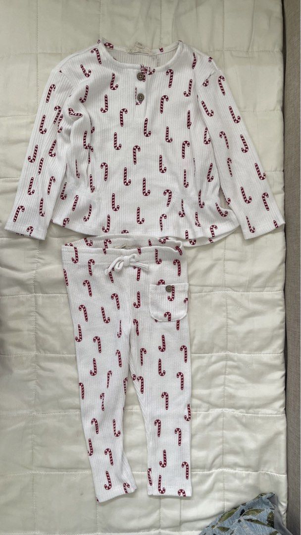 Baby Candy Cane Print Outfit (Category: Babies & Kids Fashion) located in Angat. Submitted by eltiff (Listing ID 1438751726, Image 1). Description: •Worn once only •2 years old on tag.