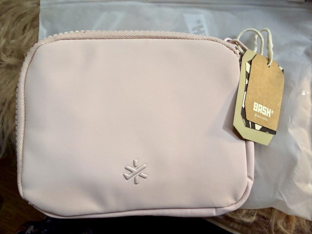 Bash Essential Passport Pouch Sakura (Category: Purses & Pouches) located in Bacoor. Submitted by peanut_storm (Listing ID 1438815998, Image 1). Description: .