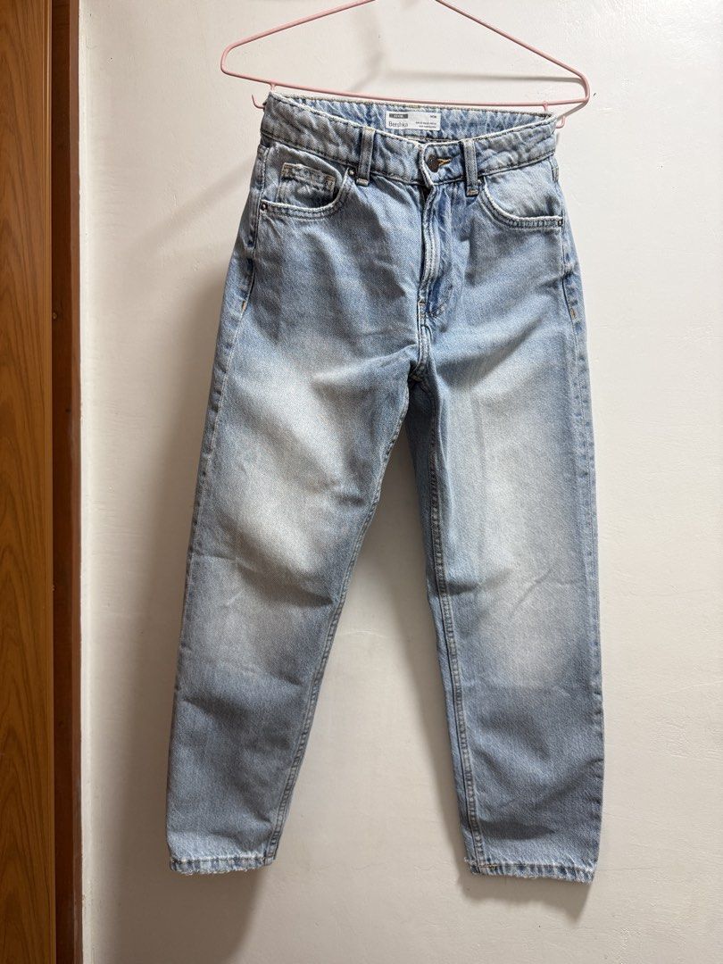 Bershka High Waisted Mom Jeans (Category: Jeans) located in Bacolod City. Submitted by spacebuns_12 (Listing ID 1438808678, Image 2). Description: - Size: EU 32 / US 0 (fits 24 waist) - Wash: Medium blue - Soft material and non-stretchy - Please note none of the items are overruns - Location: Bacolod City.