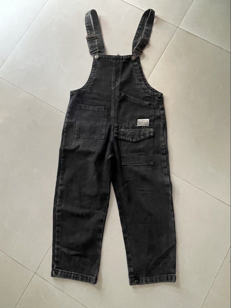 Black Denim Overalls Jumpsuit Jumper (Category: Jumpsuits) located in Lucena. Submitted by halfrackph (Listing ID 1438796740, Image 1). Description: - Black denim overalls - Mid-shin length - Adjustable straps - Straight leg cut - Multiple pockets - Medium-weight denim - Perfect for casual wear - Best fits small - Waist up to 28”, hips 36”.
