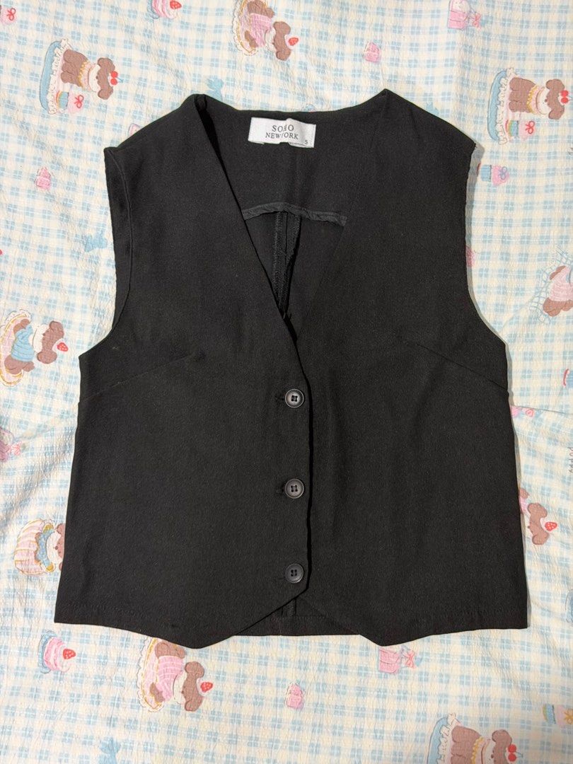 Black Vest (Category: Others Tops) located in Cavite. Submitted by lovedbysham (Listing ID 1438822377, Image 2). Description: soft material, only used once .