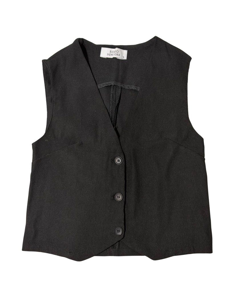 Black Vest (Category: Others Tops) located in Cavite. Submitted by lovedbysham (Listing ID 1438822377, Image 1). Description: soft material, only used once .