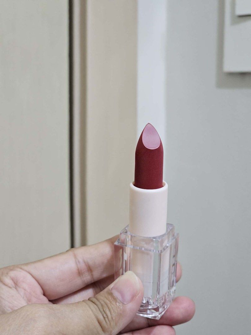 BLK lipstick -Jelly (Category: Makeup) located in Quezon City. Submitted by MsCLM (Listing ID 1438845252, Image 2). Description: Brand new bought in store 399 original price Nice color in person.