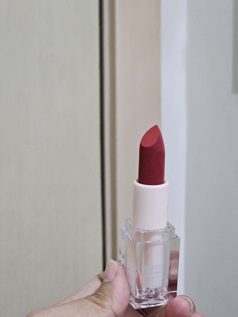 BLK lipstick -Jelly (Category: Makeup) located in Quezon City. Submitted by MsCLM (Listing ID 1438845252, Image 1). Description: Brand new bought in store 399 original price Nice color in person.