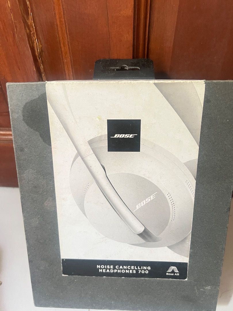Bose 700 Noise Cancelling Headphones (Category: Headphones & Headsets) located in Makati City. Submitted by oddphoenix_39d55c (Listing ID 1438723307, Image 2). Description: .