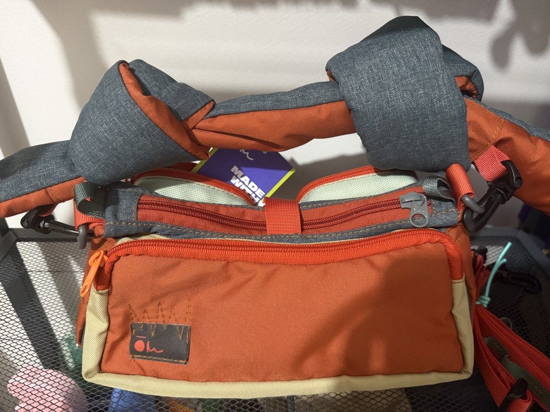 CARRYOM GOPI II - Rebel (Category: Cross-body Bags) located in Makati City. Submitted by reynyv (Listing ID 1438844732, Image 2). Description: CARRYOM Gopi II - Rebel colorway - multiple compartments - customizable straps - like new; only used twice (bought Apr 2026) - really cool hangout bag rfs: barely used; i like their Mala tote bag more PM if you need more pics/details loc: Makati.