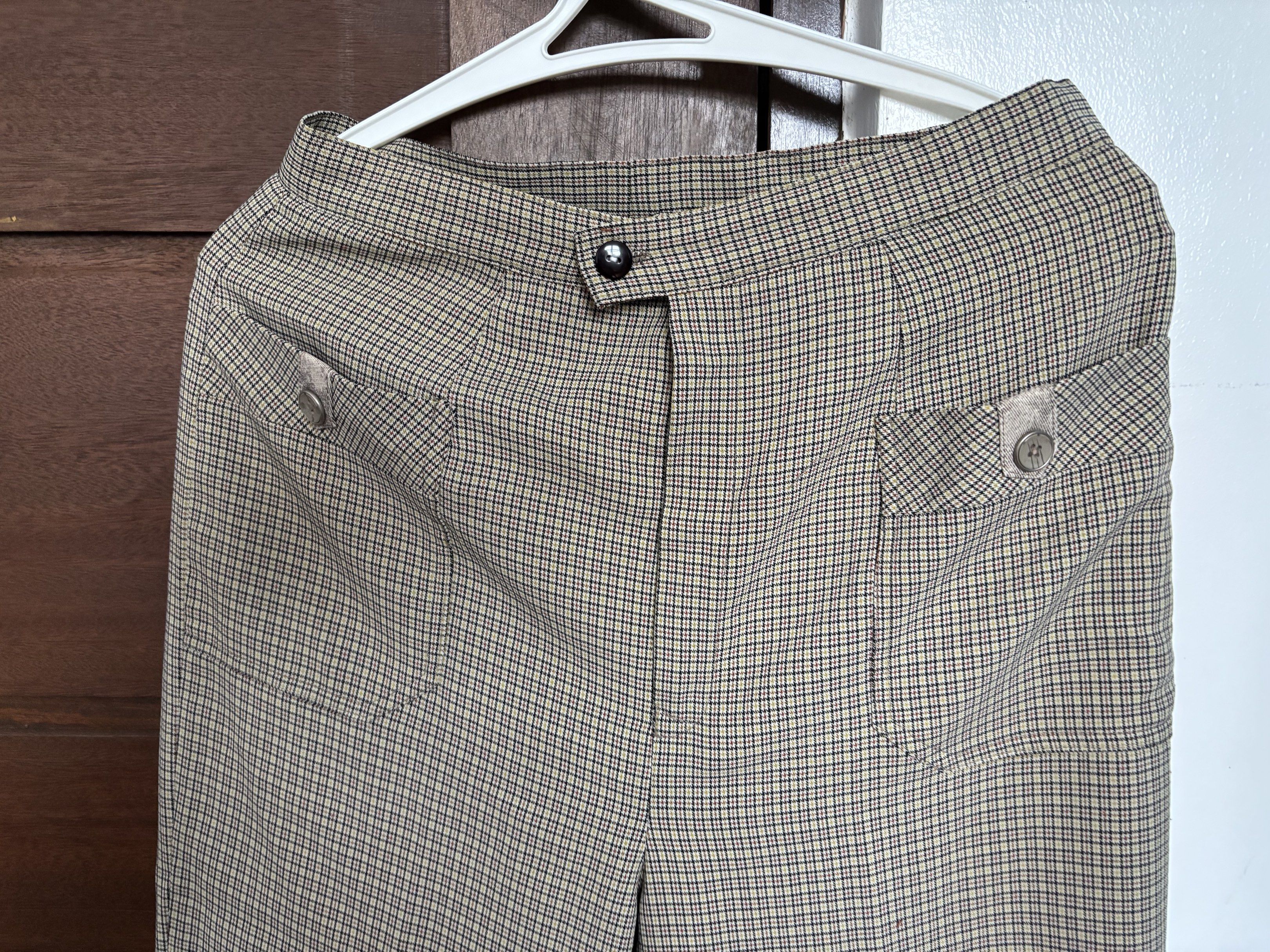 Checkered trouser pants (Category: Other Bottoms) located in Taytay. Submitted by oreomatcha (Listing ID 1438785392, Image 3). Description: First pic for reference only ‼️ Length: 38 inches Waist size 26 inches.