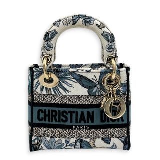 (Category: ) located in . Submitted by carousellluxury (Listing ID 1438756447, Image 1). Description: .