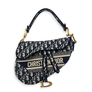 (Category: ) located in . Submitted by carousellluxury (Listing ID 1438796619, Image 1). Description: .