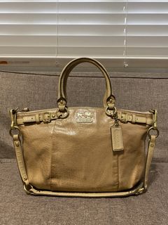 (Category: ) located in . Submitted by jupreloved_ (Listing ID 1438727085, Image 1). Description: .