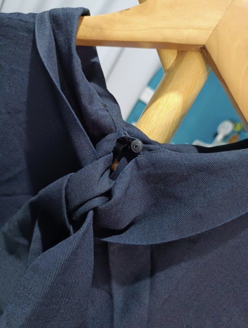 COS Original Back Tiered Midi Dress (Category: Dresses) located in Bulacan. Submitted by mari.cassie (Listing ID 1438796419, Image 3). Description: measurements : Lenght 35" Width 21.5" Eur: XS CN: 165/84A in excellent condition 10/10 Preloved Items Not thrifted — any major flaws will be clearly noted. Colors may differ slightly due to lighting. Some photos are for style reference only — please read descriptions carefully & ask questions if unsur