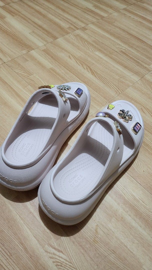 Crocs Blush Sandals (Category: Flats & Sandals) located in Noveleta. Submitted by heyitsroxy (Listing ID 1438704530, Image 1). Description: - Light pink Crocs sandals - Blush - Size: W8 - Jibbitz not included - Flattering sa paa, makes your feet look more feminine - Textured sole for grip - Comfortable and soft.