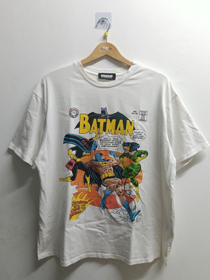 DC Comic Batman (Category: Tshirts & Polo Shirts) located in Ampang. Submitted by budothrift (Listing ID 1438850021, Image 1). Description: DC Comic Batman Pit 23/28 Copyright 2021 Condition 9/10.