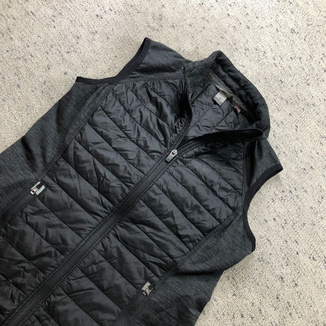 Eddie Bauer Primaloft hybrid puffer vest Size Small (Category: Coats, Jackets and Outerwear) located in Santa Rosa. Submitted by sergids (Listing ID 1438806889, Image 1). Description: Eddie Bauer Primaloft hybrid puffer vest Size Small Great condition. Check fitting tops to ensure this fits you. Dimensions below are exact measurements, see pics as well for comparison. 9/10 Condition and Colorway Dimensions: Check pic slide for actual size and dim