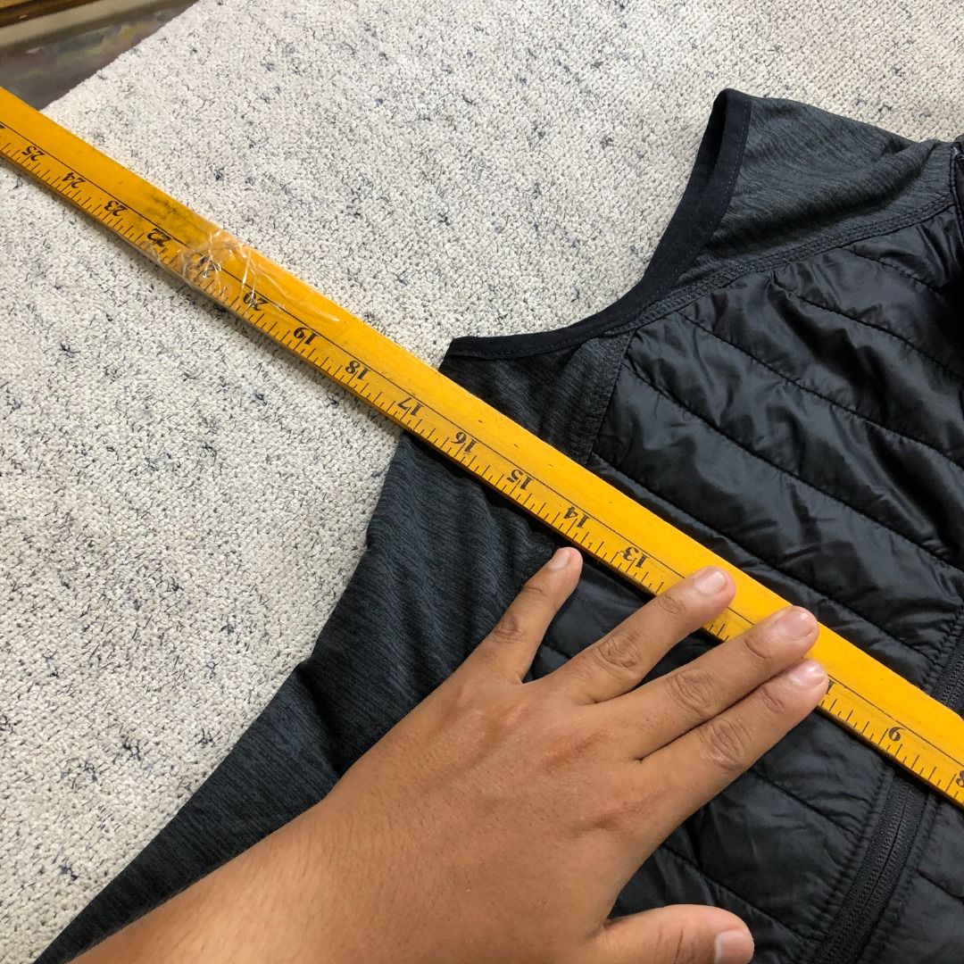 Eddie Bauer Primaloft hybrid puffer vest Size Small (Category: Coats, Jackets and Outerwear) located in Santa Rosa. Submitted by sergids (Listing ID 1438806889, Image 3). Description: Eddie Bauer Primaloft hybrid puffer vest Size Small Great condition. Check fitting tops to ensure this fits you. Dimensions below are exact measurements, see pics as well for comparison. 9/10 Condition and Colorway Dimensions: Check pic slide for actual size and dim