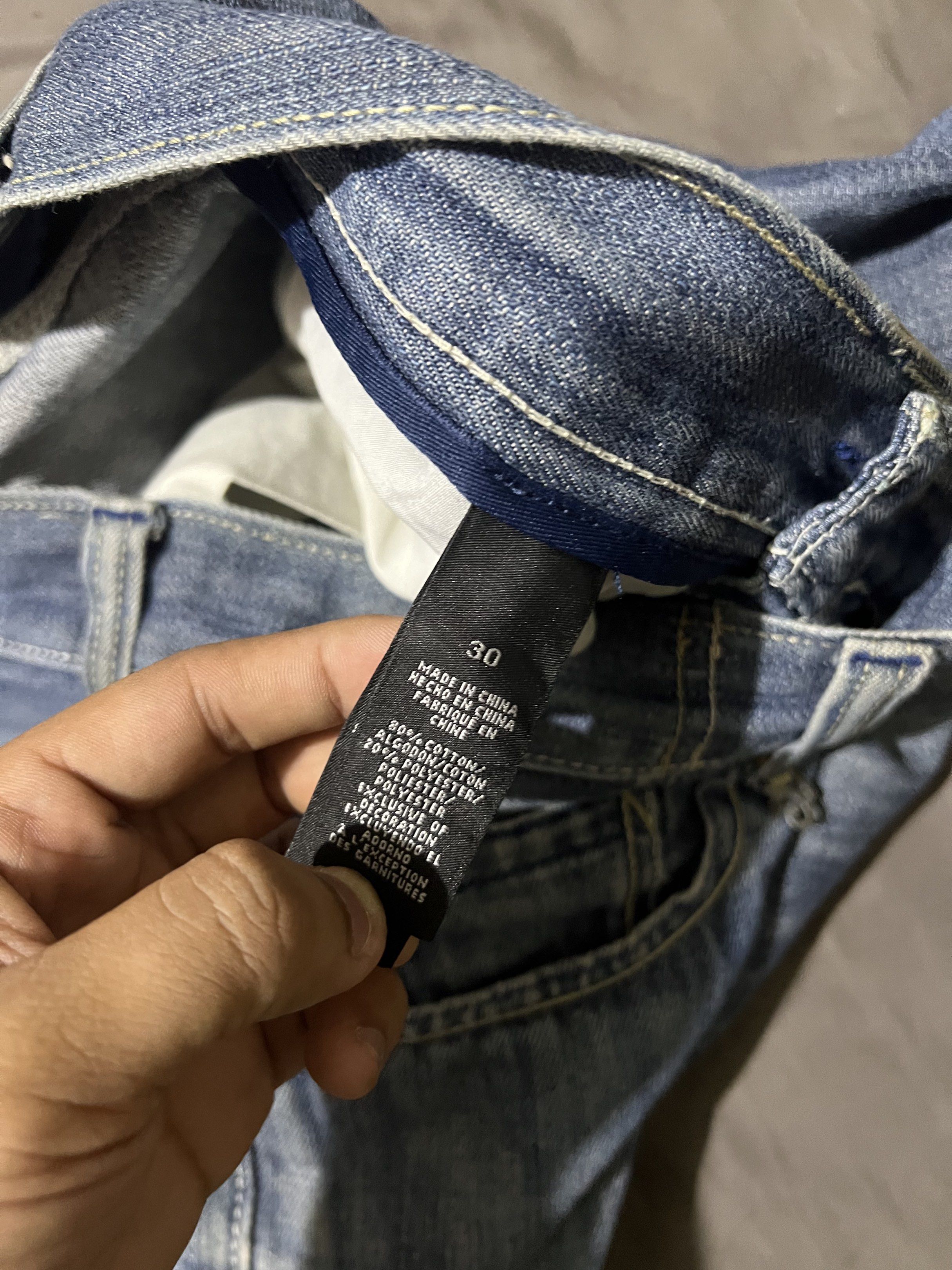 Enyce Denim Shorts - POCKET DESIGN (Category: Shorts) located in Cebu City. Submitted by thft.lee (Listing ID 1438780032, Image 3). Description: - Enyce denim shorts - Size 30 - Classic blue wash - Enyce logo on back pockets - Material: 80% cotton, 20% polyester - Button closure - Multiple pockets - Perfect for casual wear.