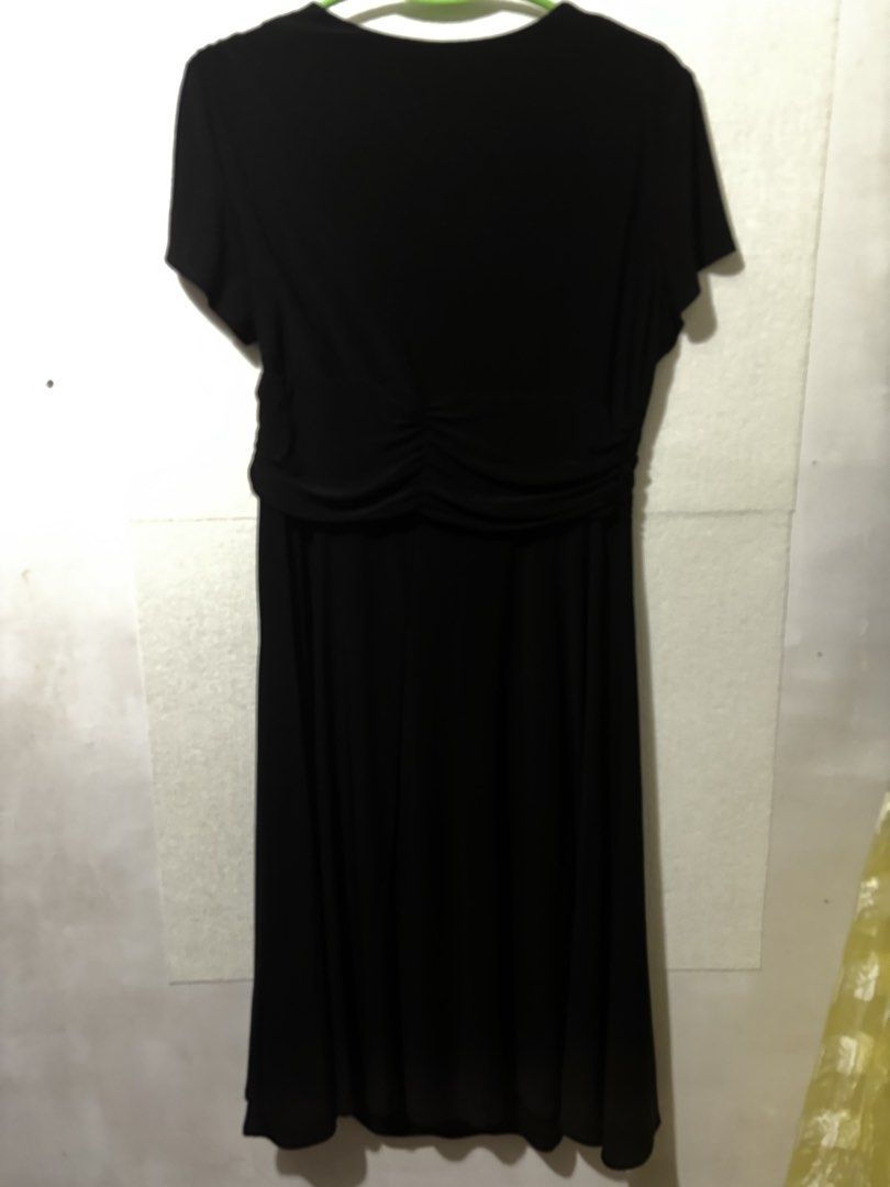 Formal black dress elegant for occasions (Category: Dresses) located in Caloocan City. Submitted by purplevanilla.manila (Listing ID 1438796053, Image 3). Description: .