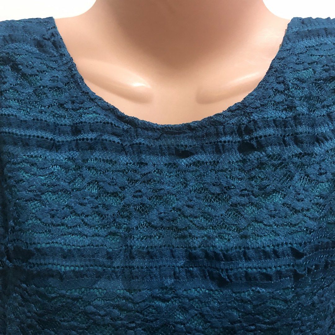 FREE Teal Lace Tank Top (Category: Sleeveless) located in San Pedro. Submitted by subtrop.asph (Listing ID 1438873140, Image 2). Description: FREE FOR FIRST MINER WITH OTHER PURCHASE - Teal lace tank top - Scoop neckline - Sleeveless - Textured, layered fabric - Lightweight material - Solid teal color.