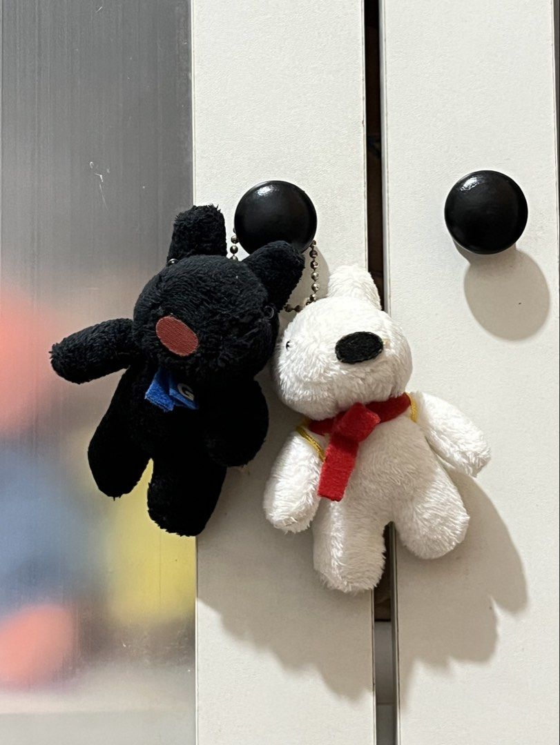 Gaspard et Lisa Plush Keychains (sold as set) (Category: Plushies & Soft Toys) located in San Antonio. Submitted by butter.miff (Listing ID 1438817592, Image 1). Description: - Adorable Gaspard et Lisa plush keychains. - Includes a black and a white plush toy. - White plush: red scarf, yellow bag. - Black plush: blue scarf. - Both have keychains. - Perfect for collectors or as an accessory..