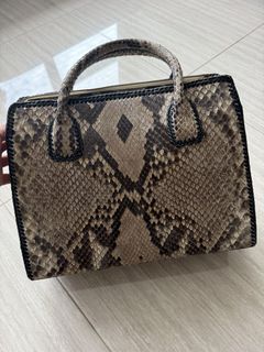 (Category: ) located in . Submitted by yellowbloom2 (Listing ID 1438717512, Image 1). Description: .