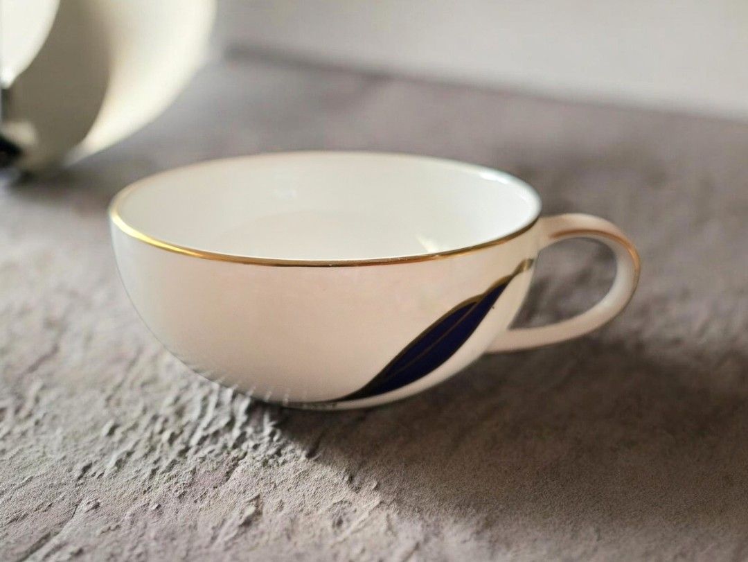 Givenchy Blue Leaf Cup (Category: Coffee & Tea Tableware) located in Quezon City. Submitted by buybyestuffmnl (Listing ID 1438766930, Image 1). Description: .