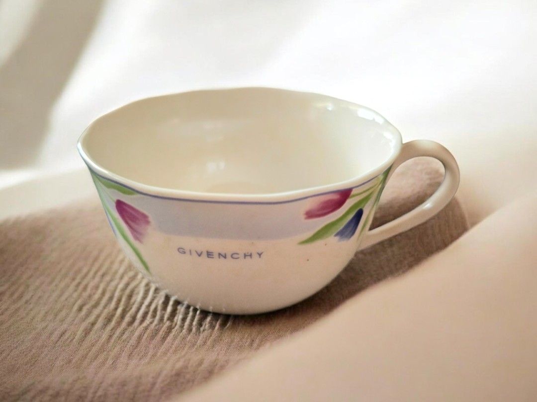 Givenchy Tulip Cup (Category: Coffee & Tea Tableware) located in Quezon City. Submitted by buybyestuffmnl (Listing ID 1438767590, Image 1). Description: .