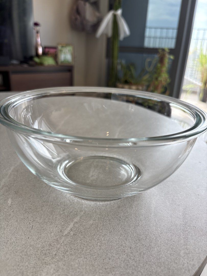 Glass Mixing Bowl458185383095183360