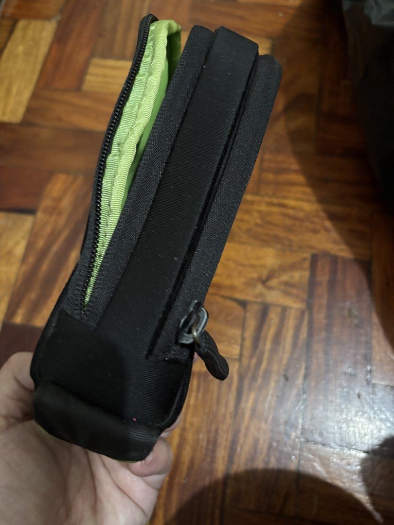 Golla bag zipper prob see picp (Category: Belt bags, Clutches and Pouches) located in Manila. Submitted by vintageaccessories (Listing ID 1438812251, Image 3). Description: Authentic golla.