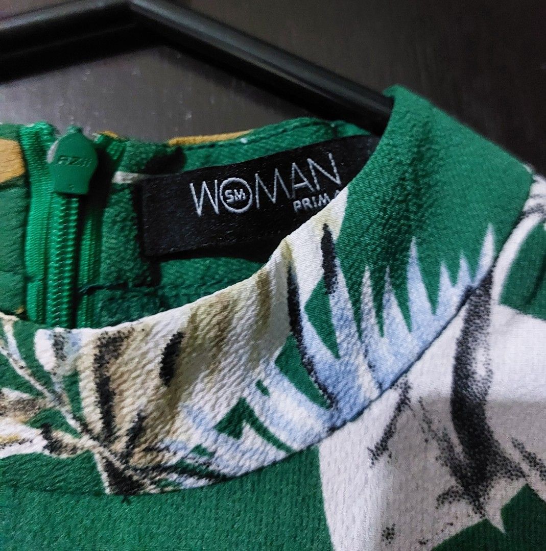 green floral short sleeve top (Category: Others Tops) located in Davao. Submitted by vyyrsc (Listing ID 1438846026, Image 3). Description: 𝄞 additional notes suitable for size m-l mop: gcash.