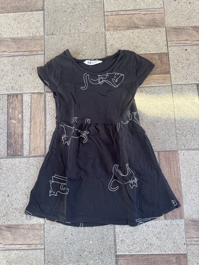 H&M Cat Print Dress (Category: Dresses) located in Cabanatuan. Submitted by cosmiccloud.3bc88f (Listing ID 1438725959, Image 1). Description: 6pcs dress / jumper dress For take all only Size: 4-6yrs old ₱500.