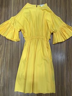 (Category: ) located in . Submitted by everythingbrandedpreloved_ (Listing ID 1438852924, Image 1). Description: .